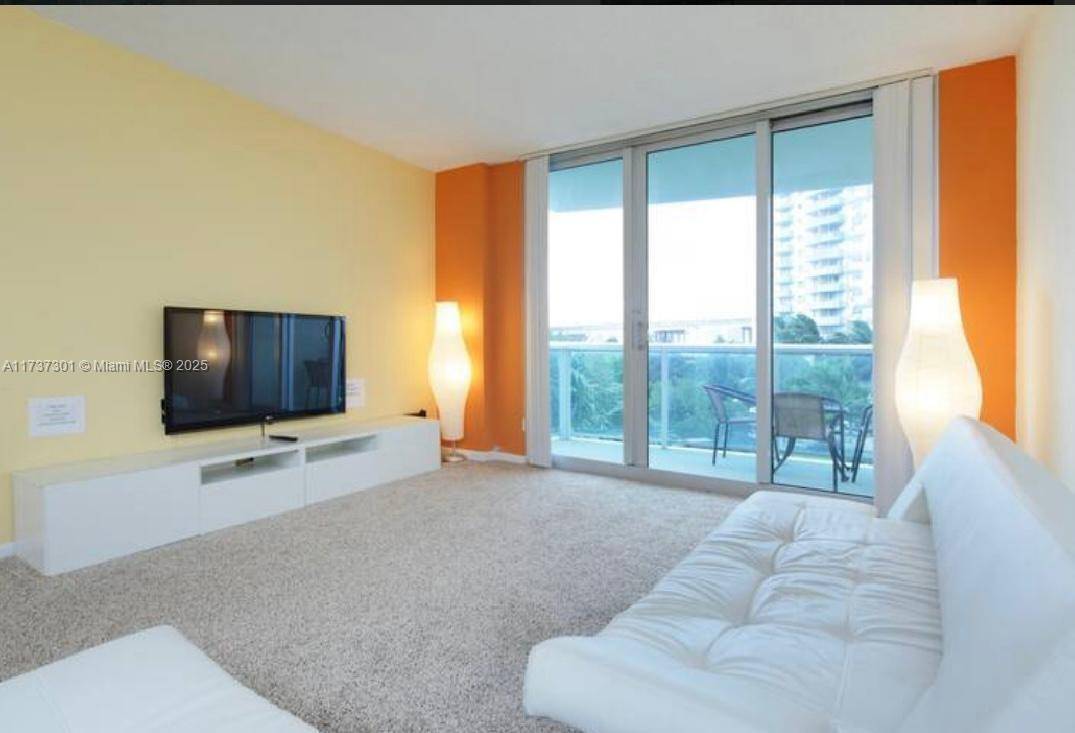 Sunny Isles Beach, FL 33160,19380 Collins Ave #325