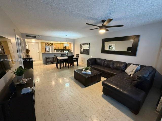 Hollywood, FL 33019,3725 S Ocean Dr #605