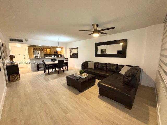 Hollywood, FL 33019,3725 S Ocean Dr #605