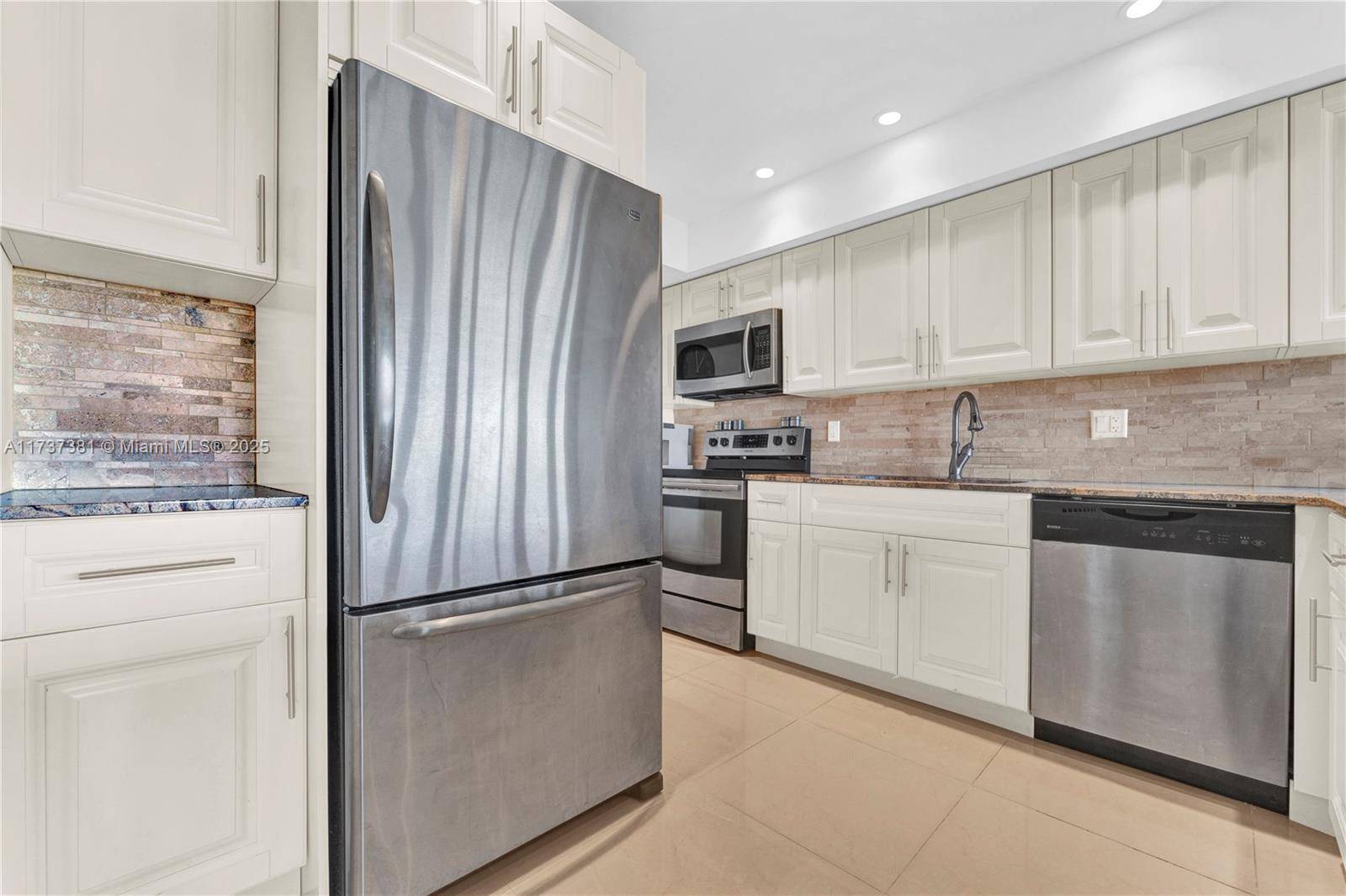 Hallandale Beach, FL 33009,200 Diplomat Pkwy #729