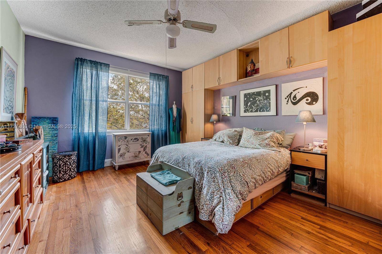 Miami Beach, FL 33139,900 16th St #302