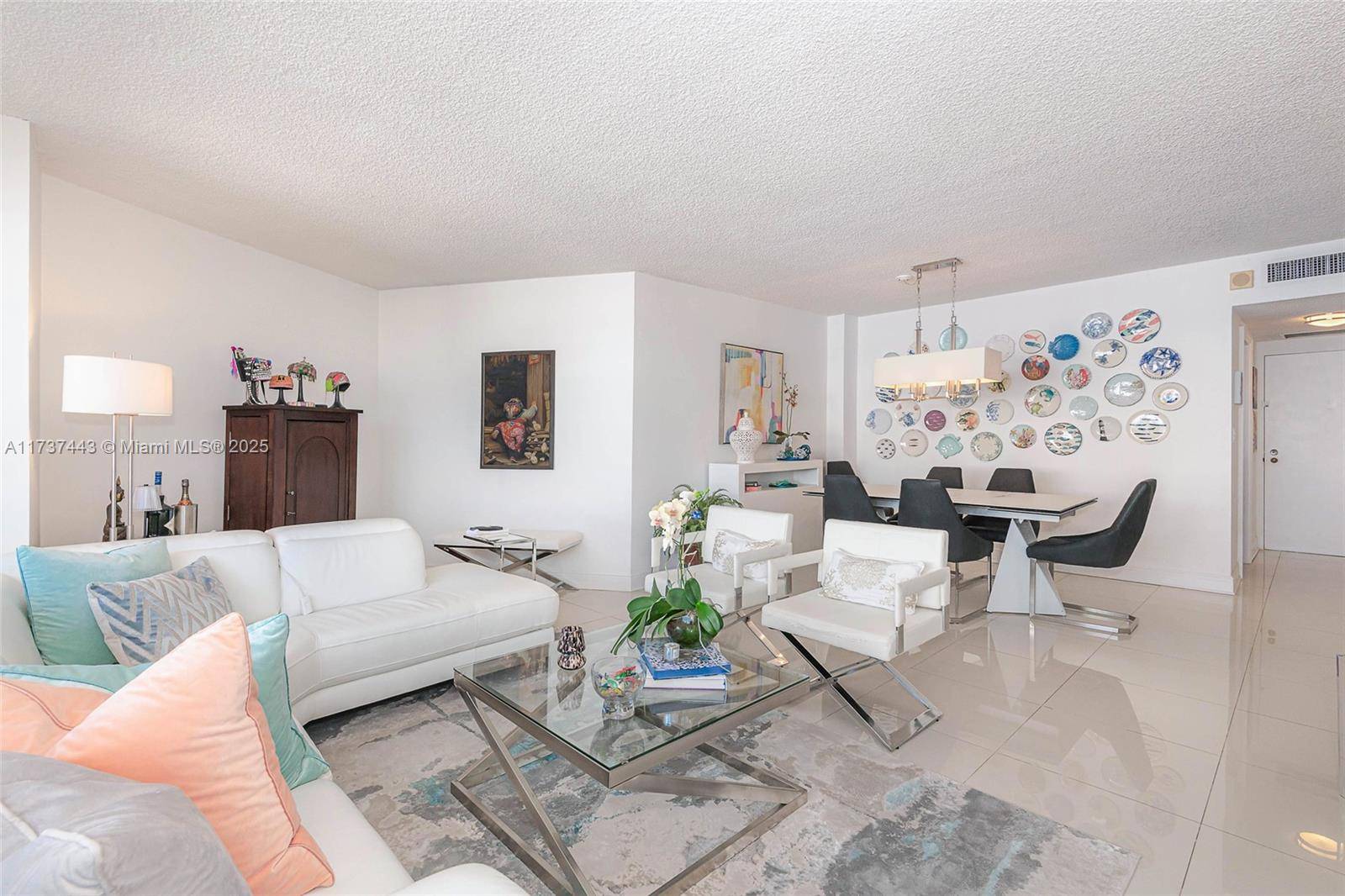 Hollywood, FL 33019,3725 S Ocean Dr #1221