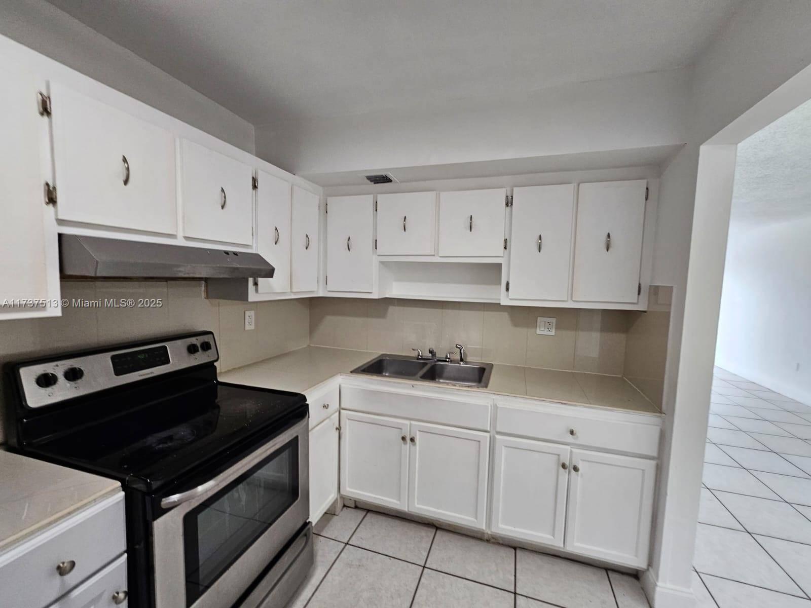 Lauderdale Lakes, FL 33311,3710 NW 21st St #310