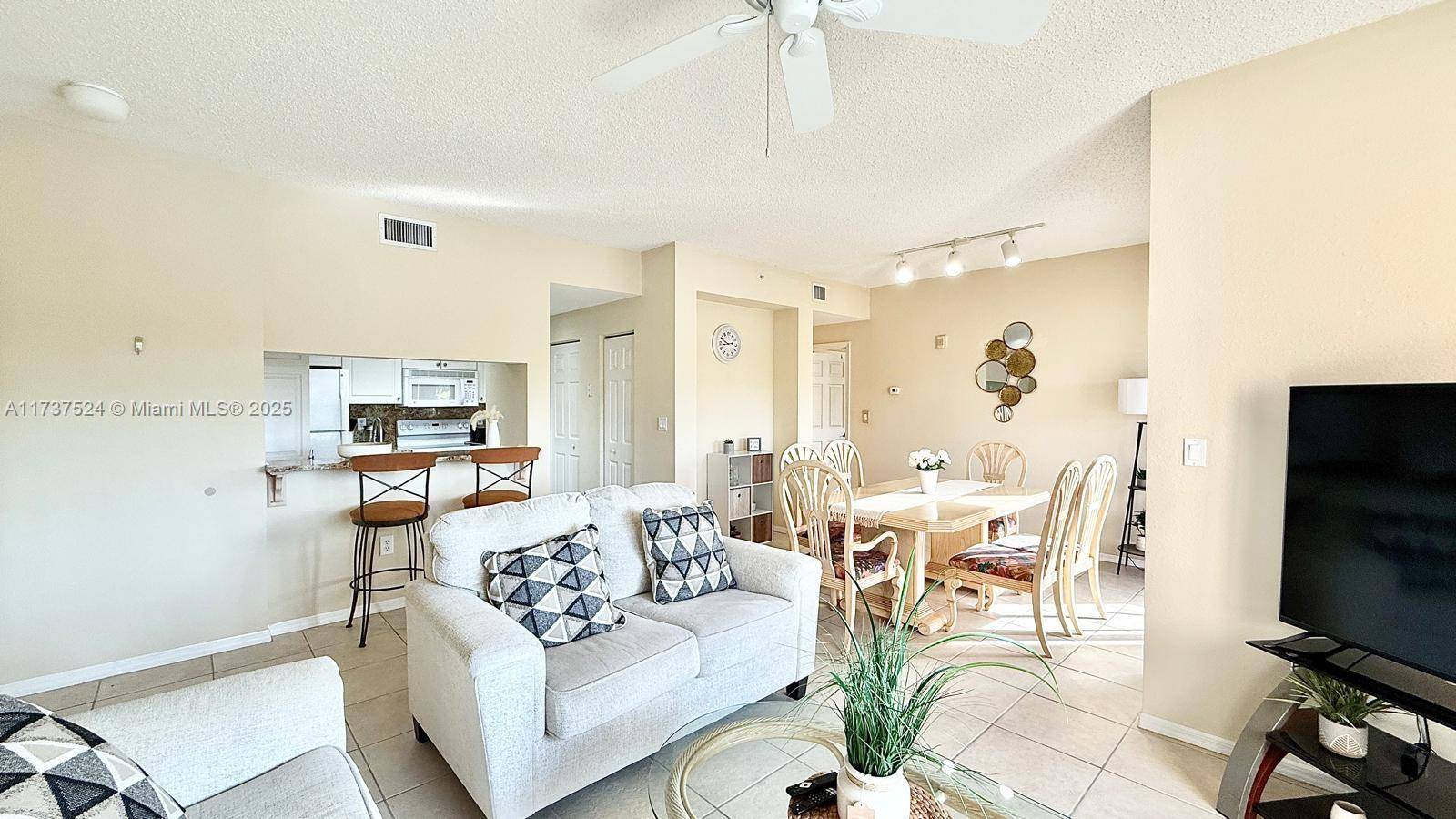 Palm Beach Gardens, FL 33410,2811 Grande Pkwy #203