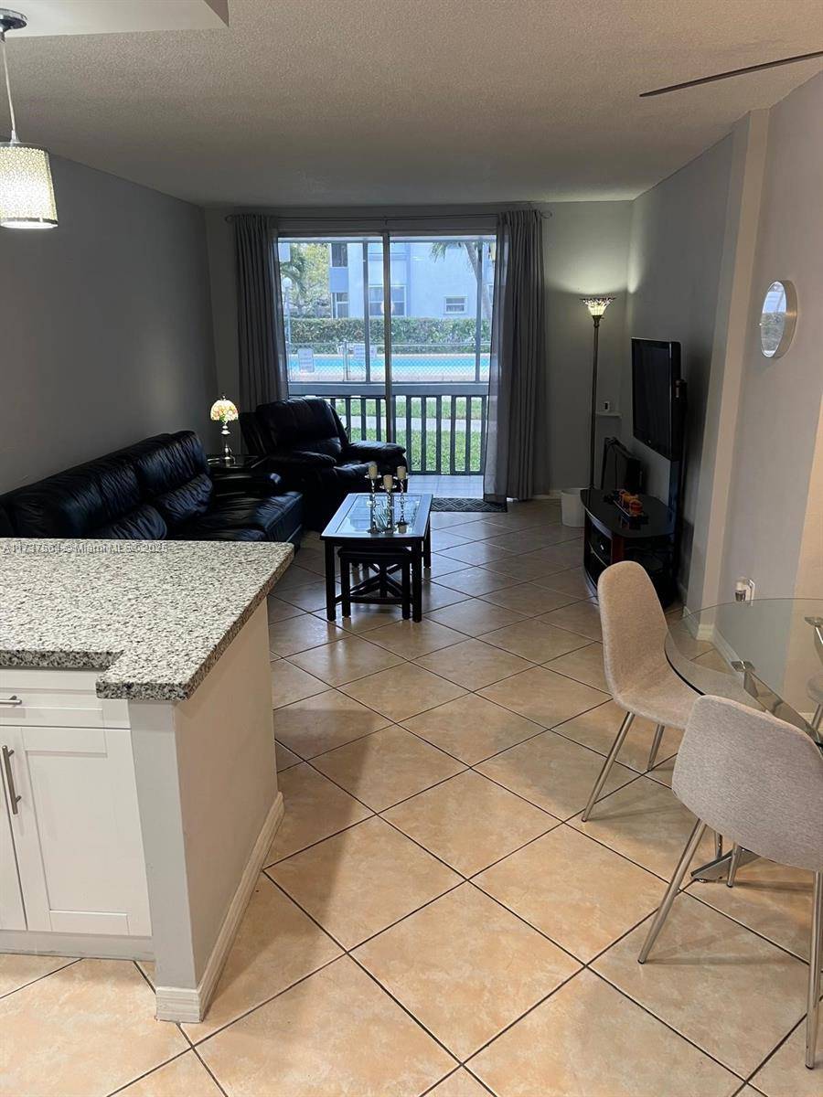 Hialeah, FL 33015,6707 NW 169th St #A101