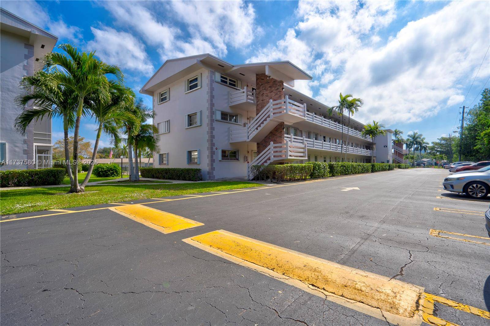 Hallandale Beach, FL 33009,700 Layne Blvd #113