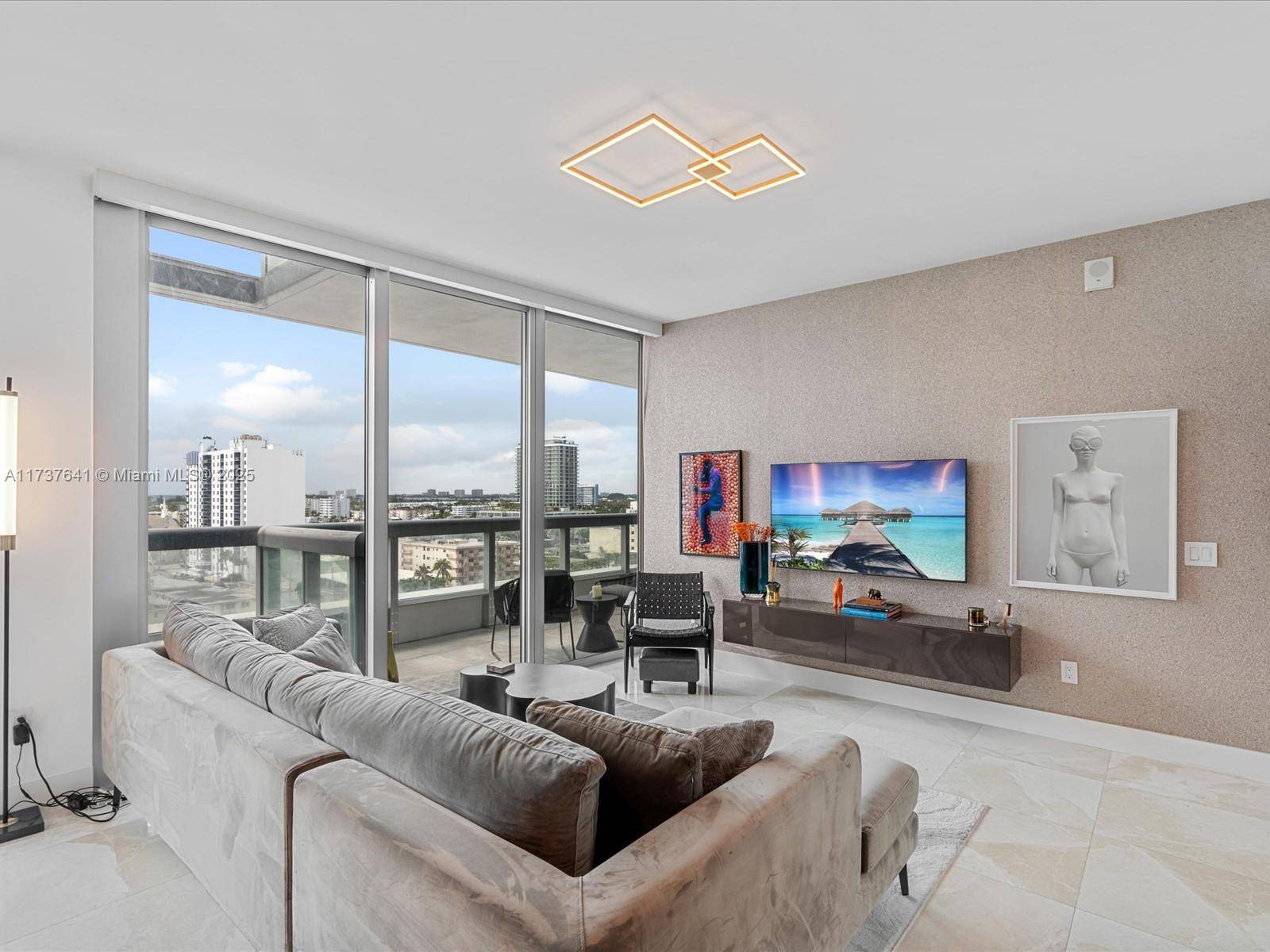 Miami Beach, FL 33141,6899 Collins Ave #1010
