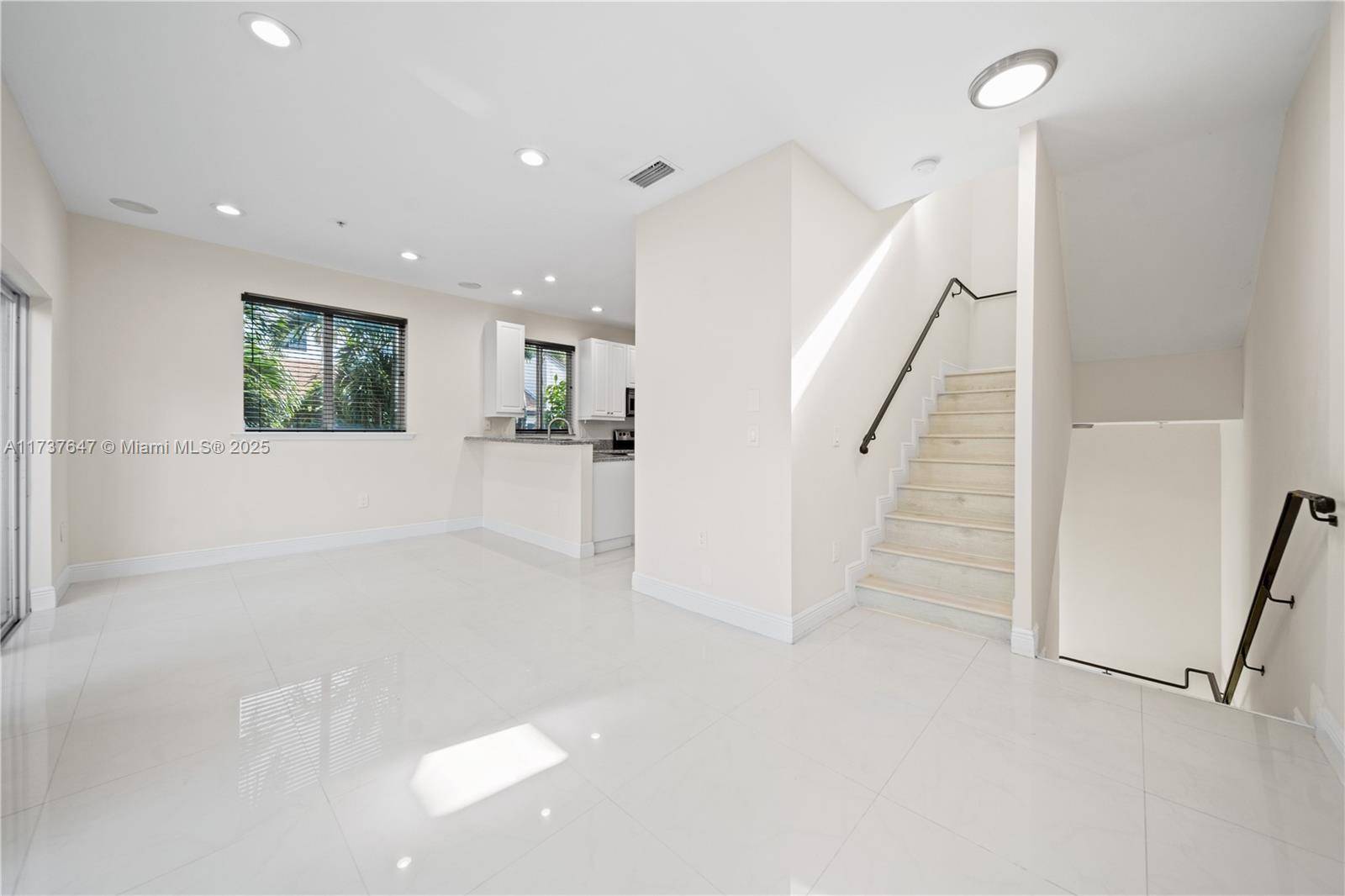 Miami, FL 33133,2951 Virginia St #2953