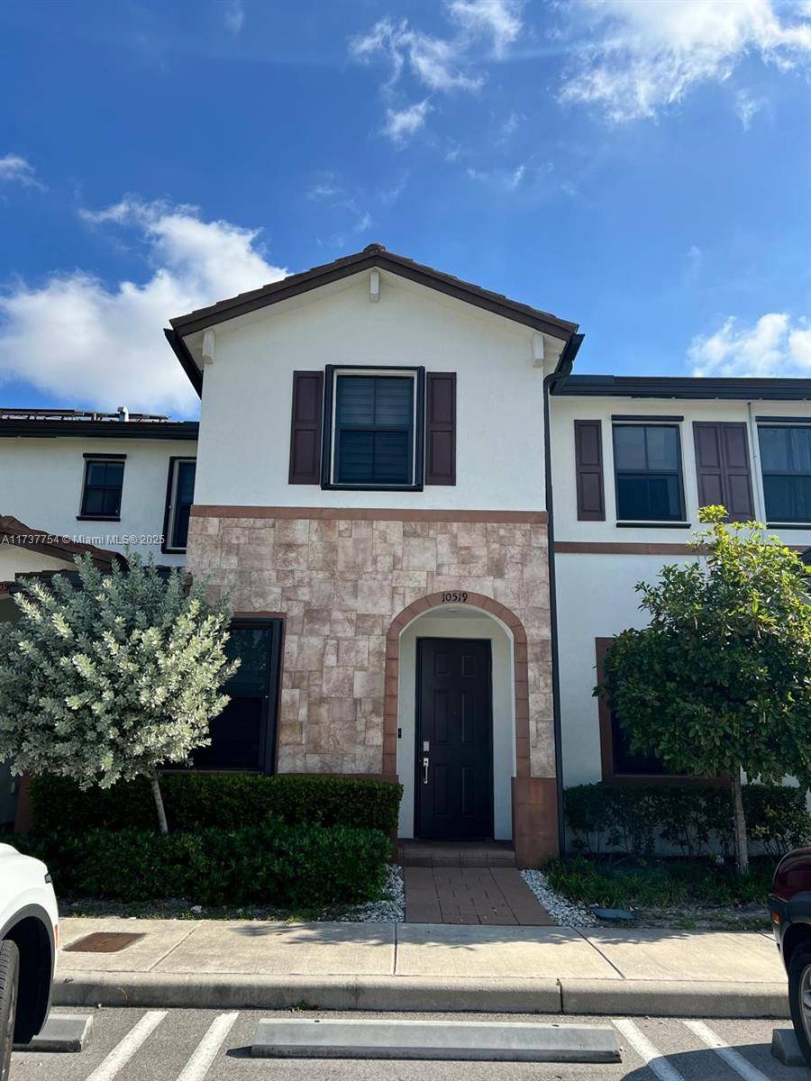 Hialeah, FL 33018,10519 W 33rd Ct #10519