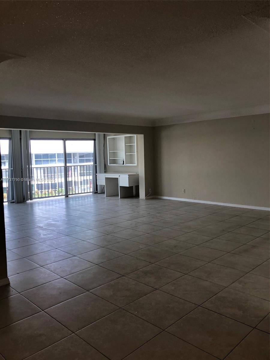 Fort Lauderdale, FL 33308,3051 NE 47th Ct #302