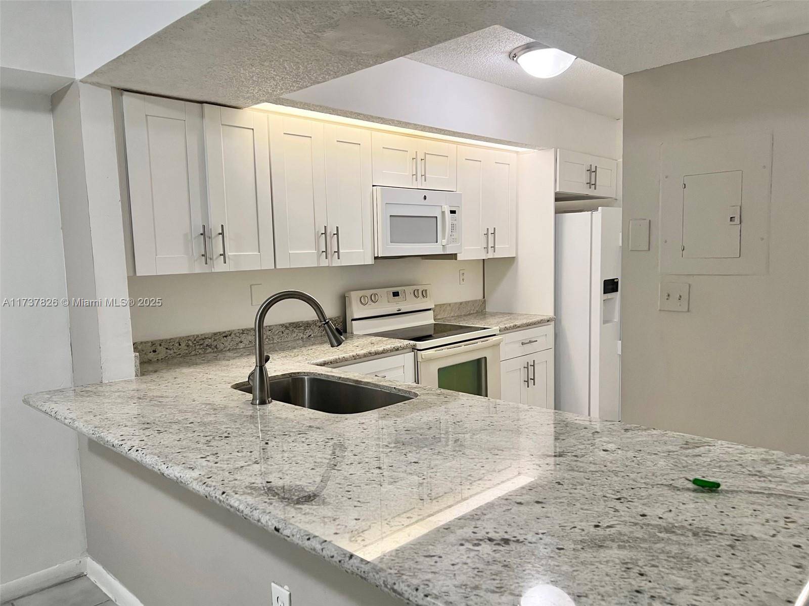 Cutler Bay, FL 33189,8680 SW 212th St #107