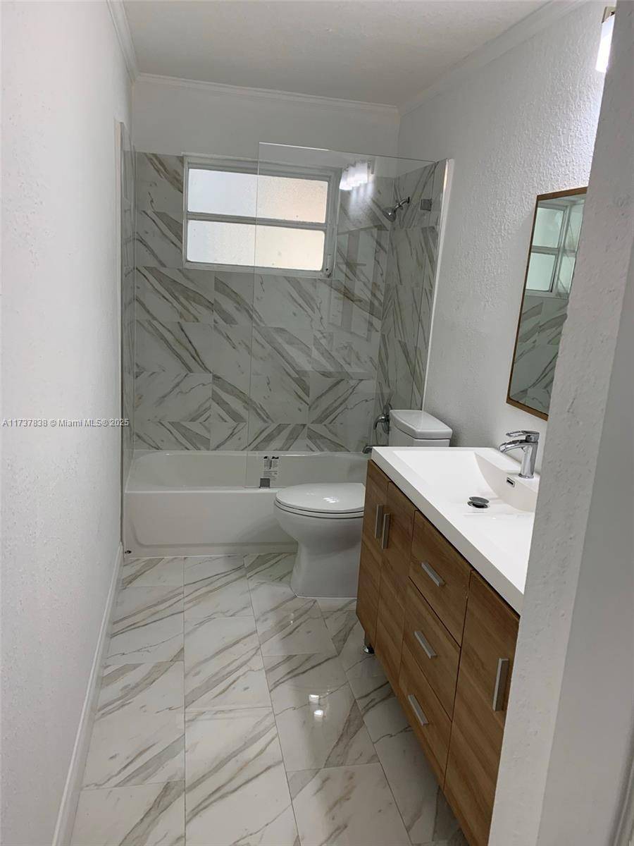 Palmetto Bay, FL 33158,8415 SW 144th St