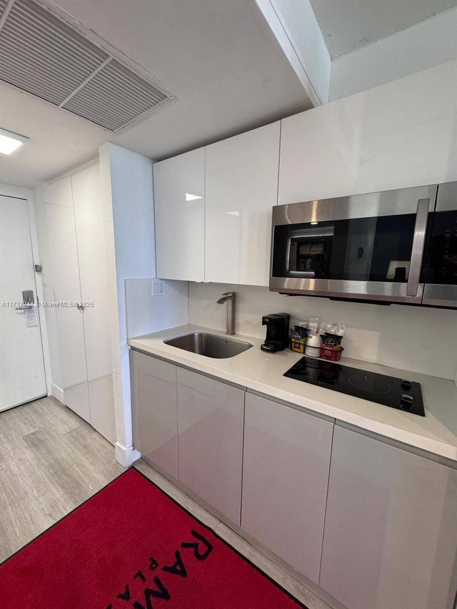 Sunny Isles Beach, FL 33160,19201 Collins Ave #718