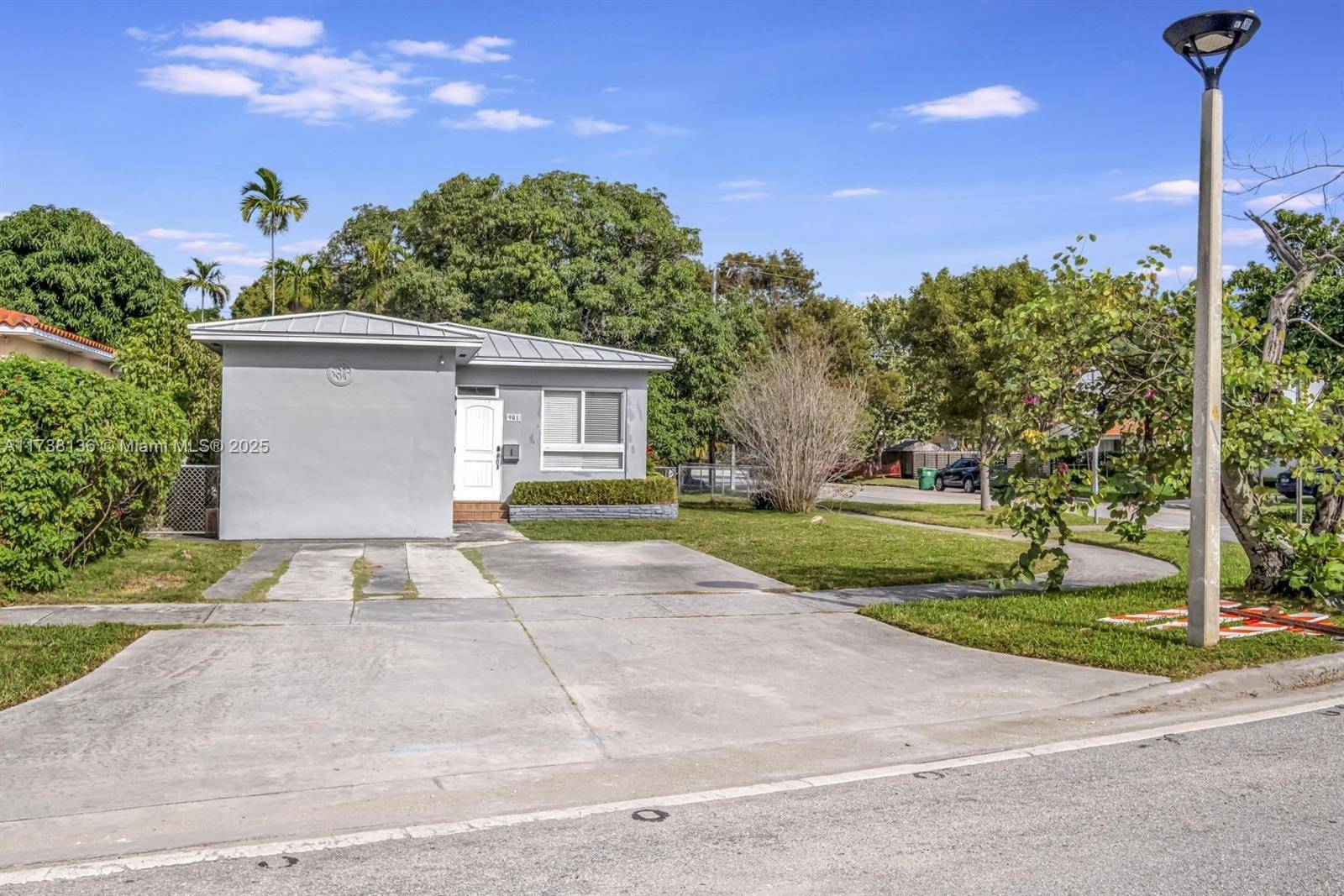 Miami, FL 33129,901 SW 24th Rd