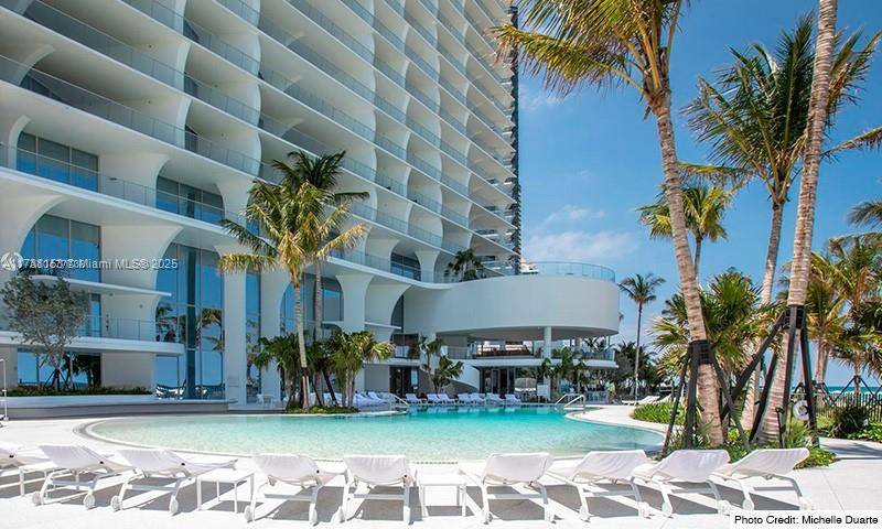 Sunny Isles Beach, FL 33160,16901 Collins Ave #904