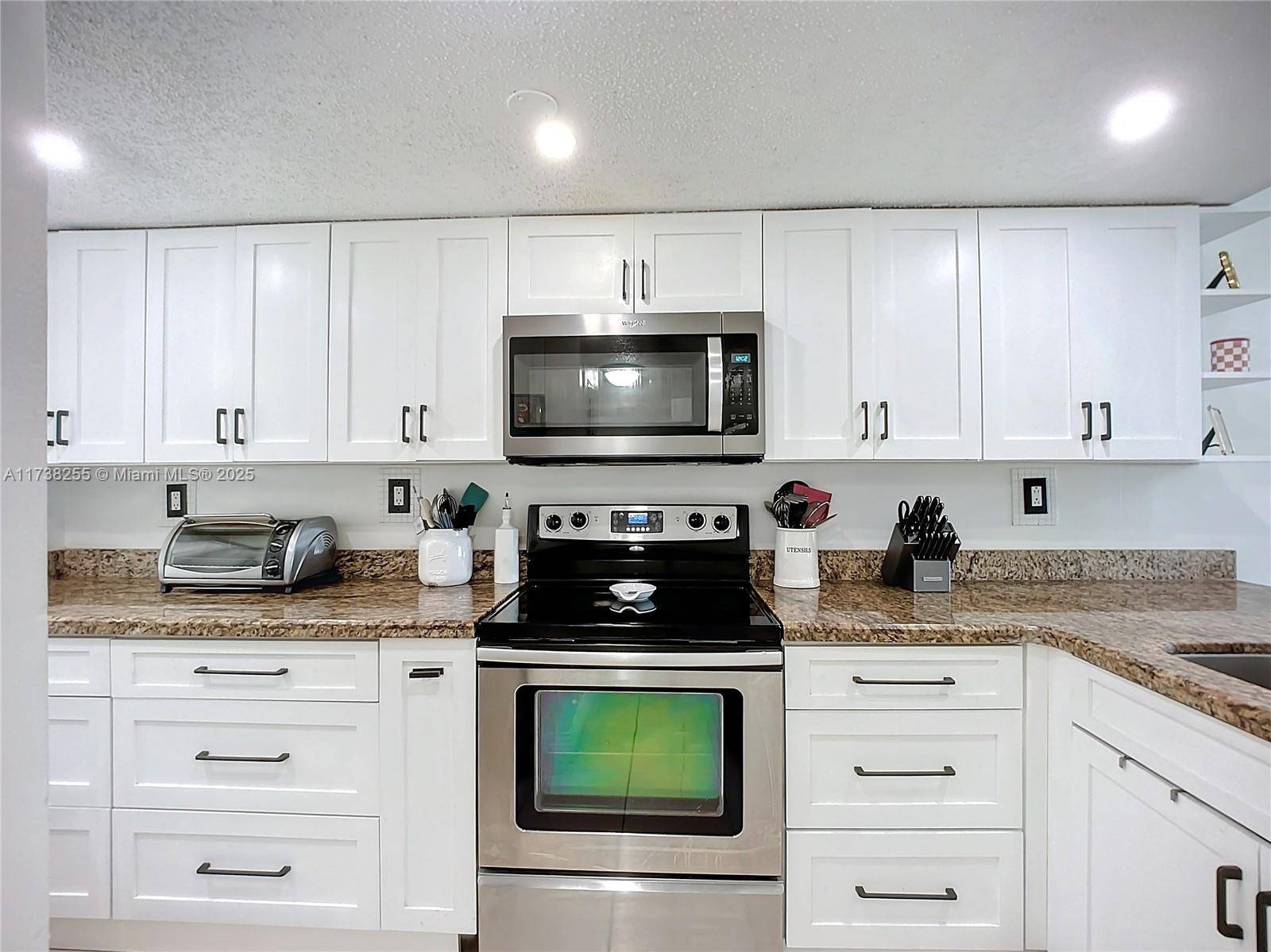 Hialeah Gardens, FL 33016,9915 W Okeechobee Rd #2-308