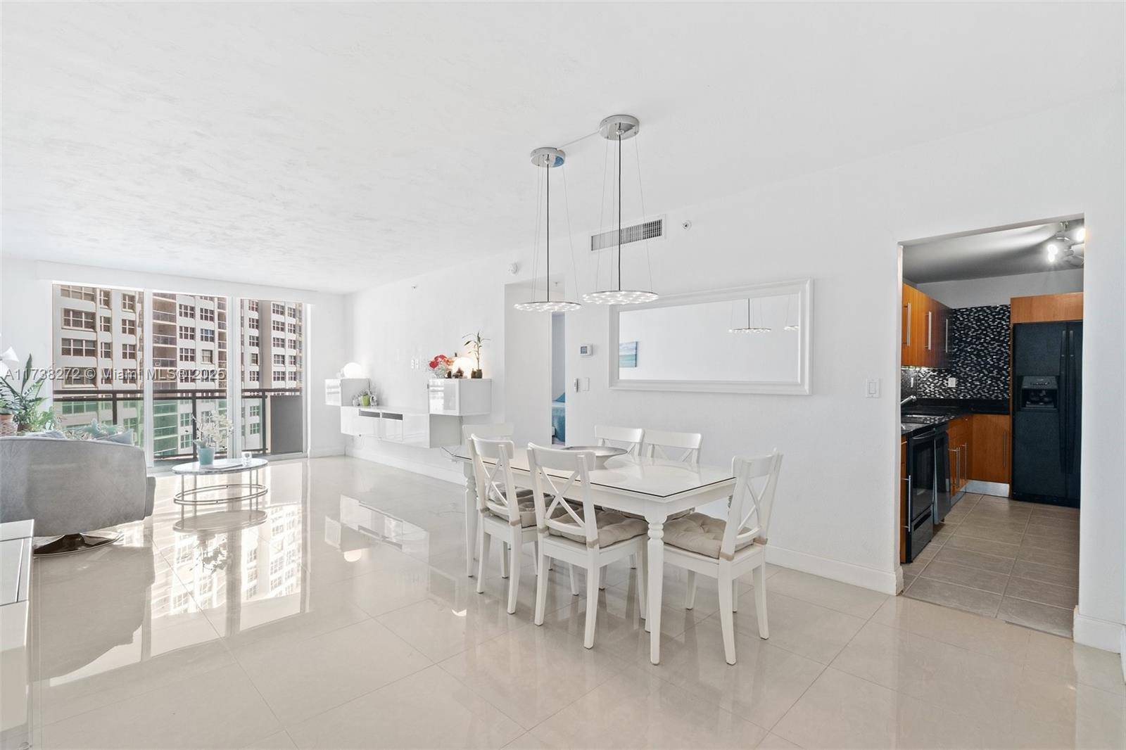 Hollywood, FL 33019,3001 S Ocean Dr #647