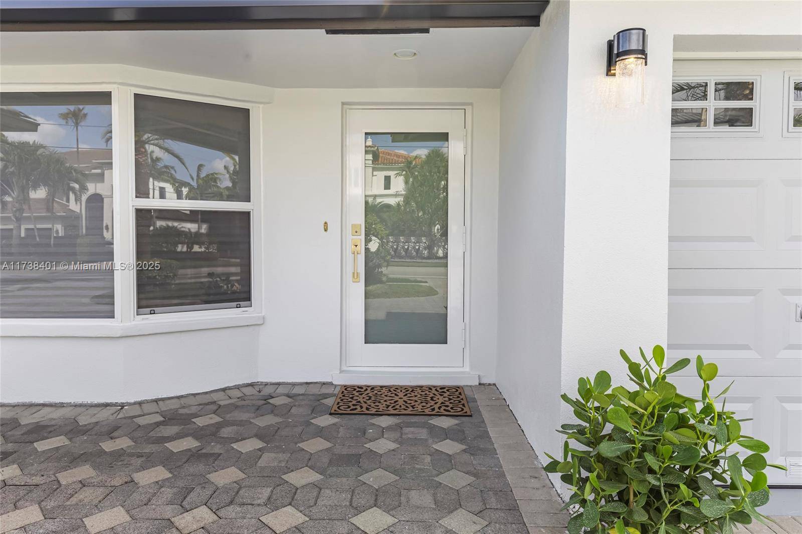 Lighthouse Point, FL 33064,2964 NE 36th St