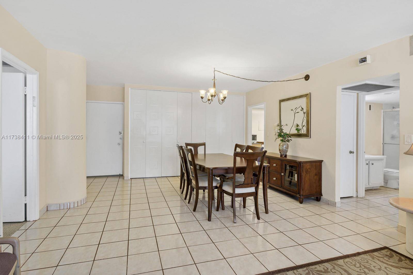 Miami Beach, FL 33140,5005 Collins Ave #724