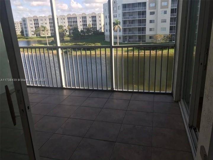 Doral, FL 33178,10700 NW 66th St #312