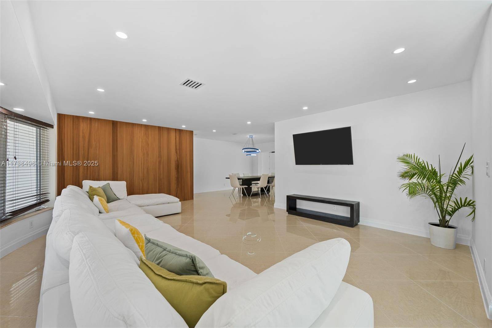 Hollywood, FL 33019,1144 Adams St