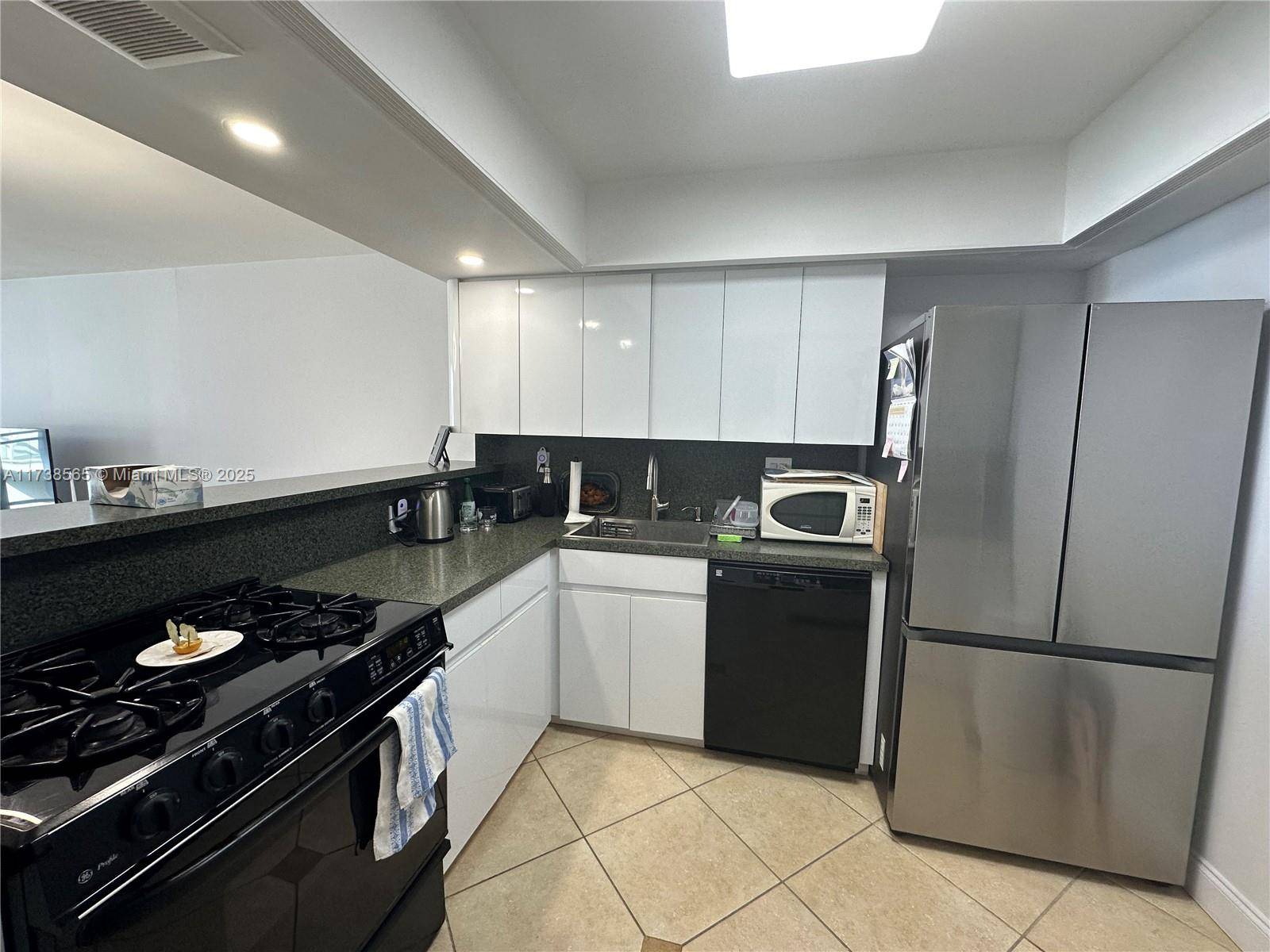 Hallandale Beach, FL 33009,2030 S Ocean Dr #2217