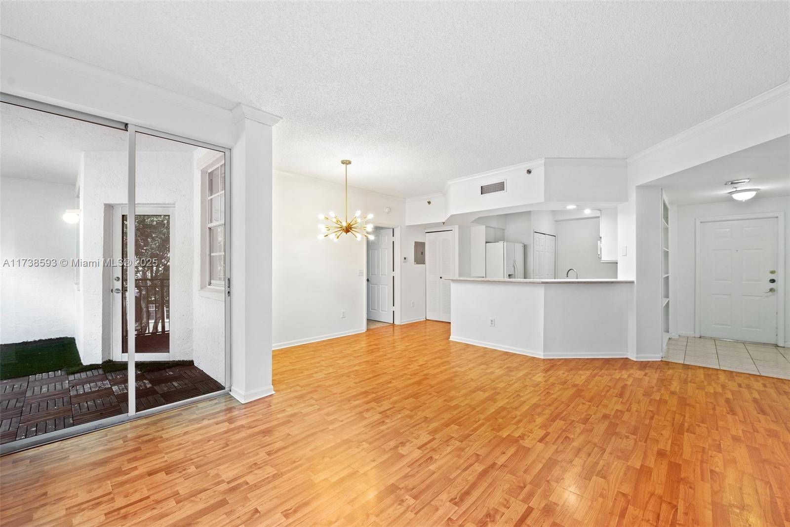 Aventura, FL 33160,3205 NE 184th St #9304