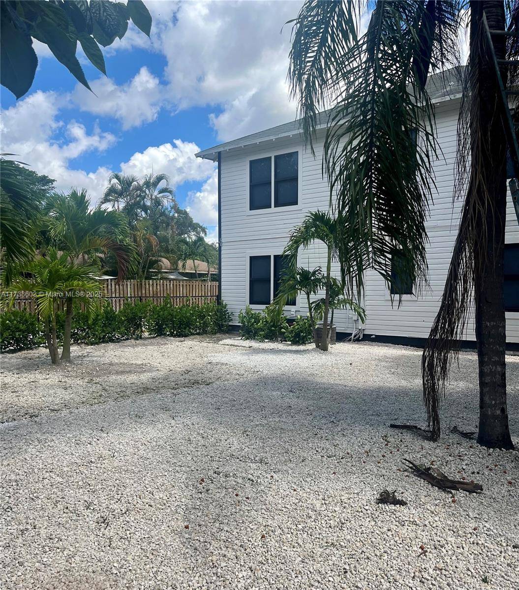 Fort Lauderdale, FL 33312,842 Himmarshee St #5