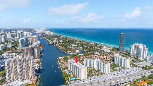 Sunny Isles Beach, FL 33160,19390 Collins Ave #817