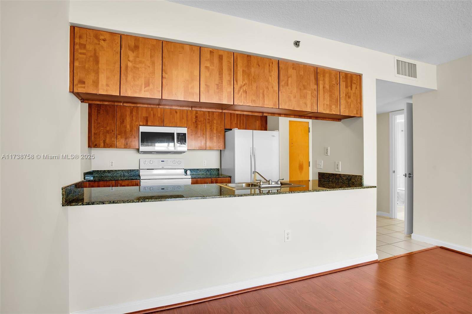 Miami, FL 33131,1200 Brickell Bay Dr #2821