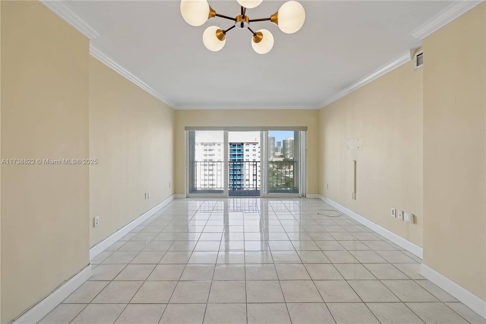 Sunny Isles Beach, FL 33160,500 Bayview Dr #1419