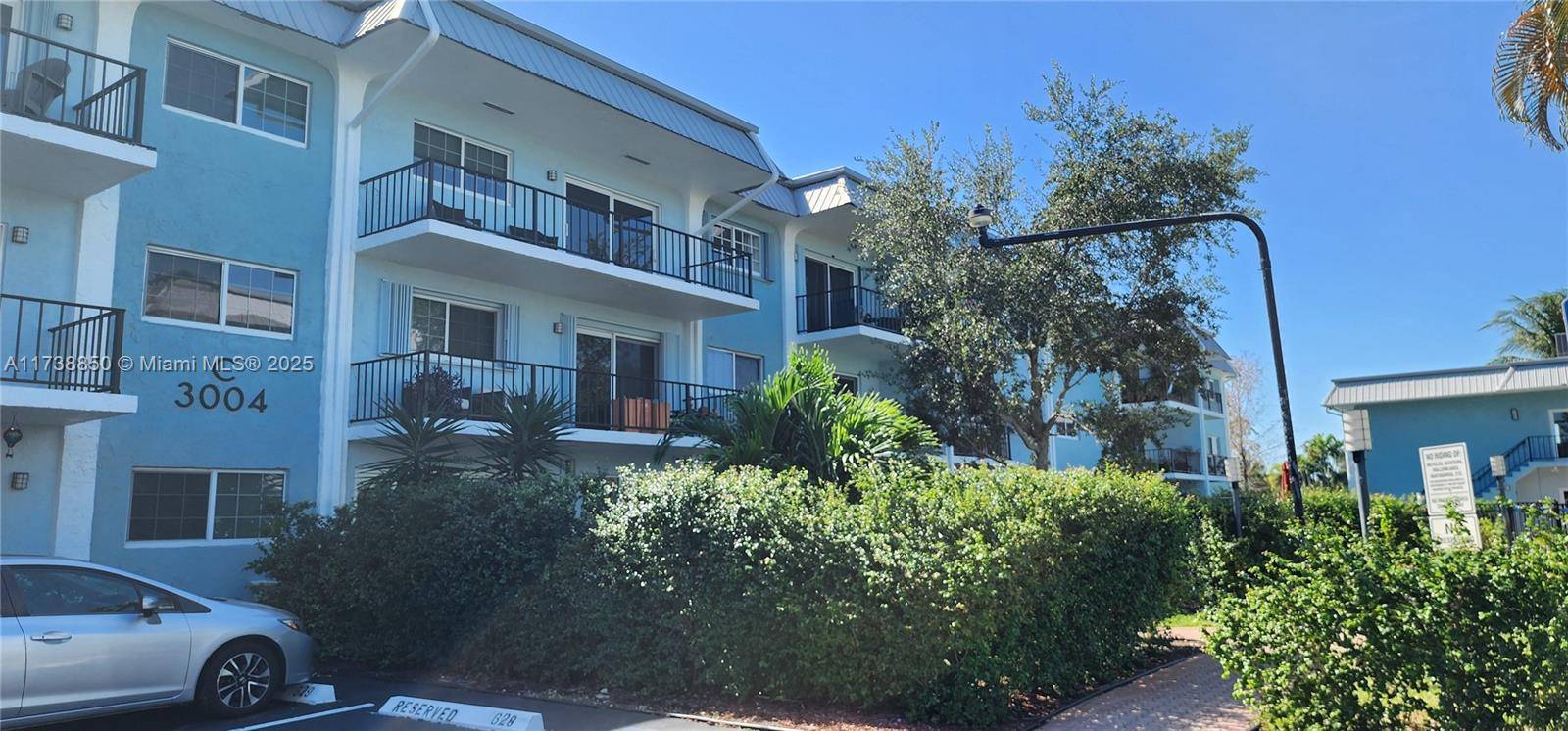 Wilton Manors, FL 33334,3004 NE 5th Ter #214-C