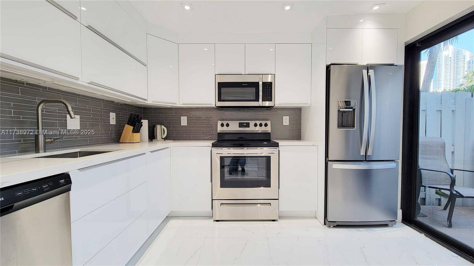 Sunny Isles Beach, FL 33160,369 Poinciana Dr #1115