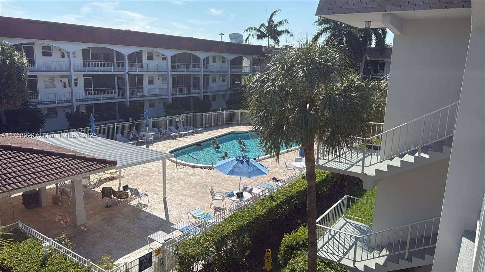 Hallandale Beach, FL 33009,501 Blue Heron Dr #220-A