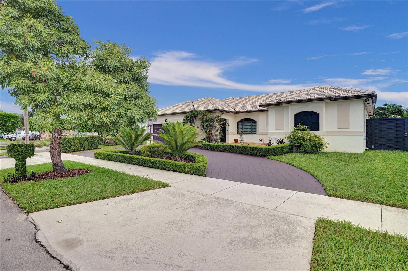 Hialeah, FL 33018,8843 NW 176th St