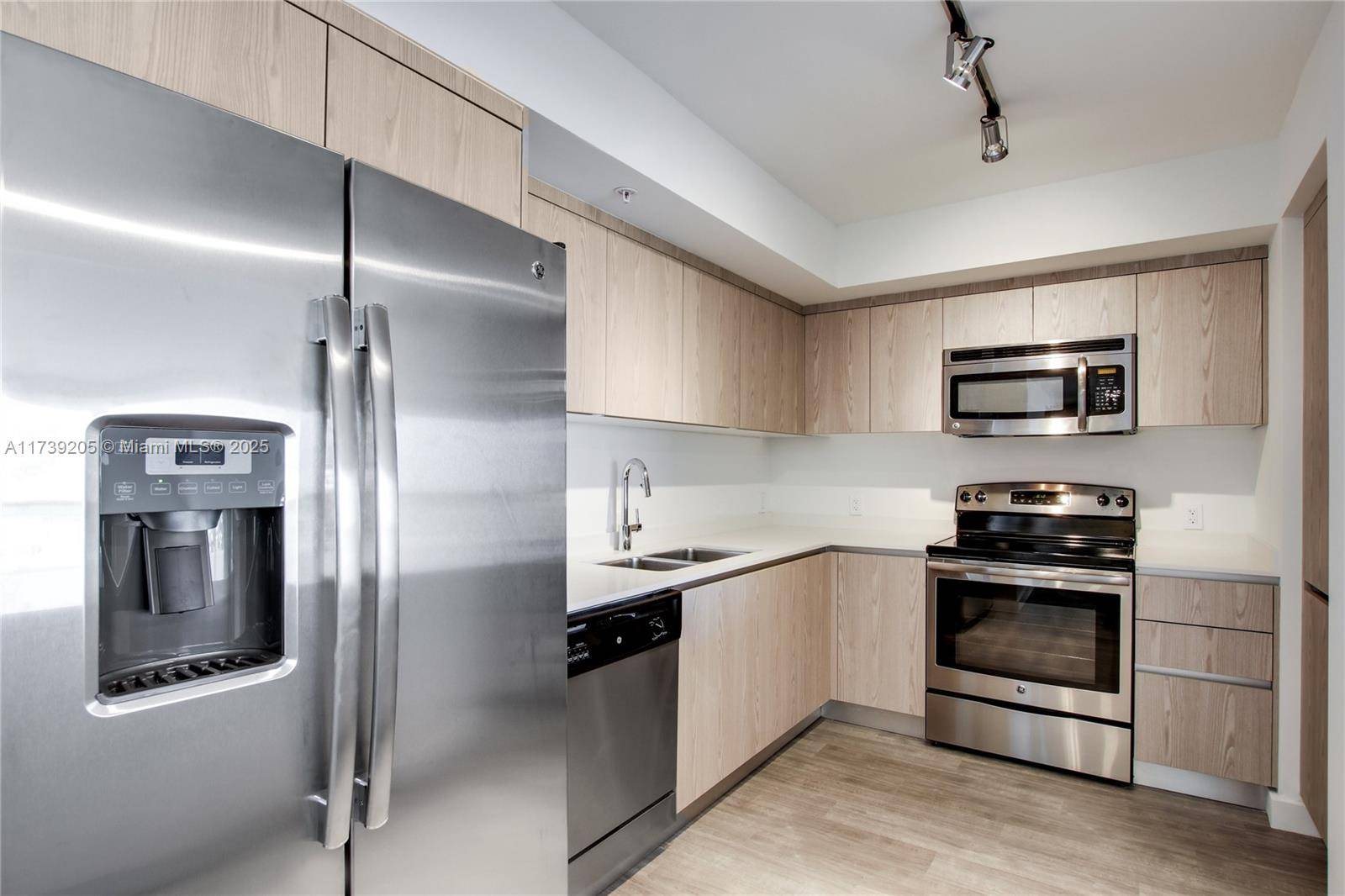 Miami Beach, FL 33139,1500 Bay Rd #C-2208