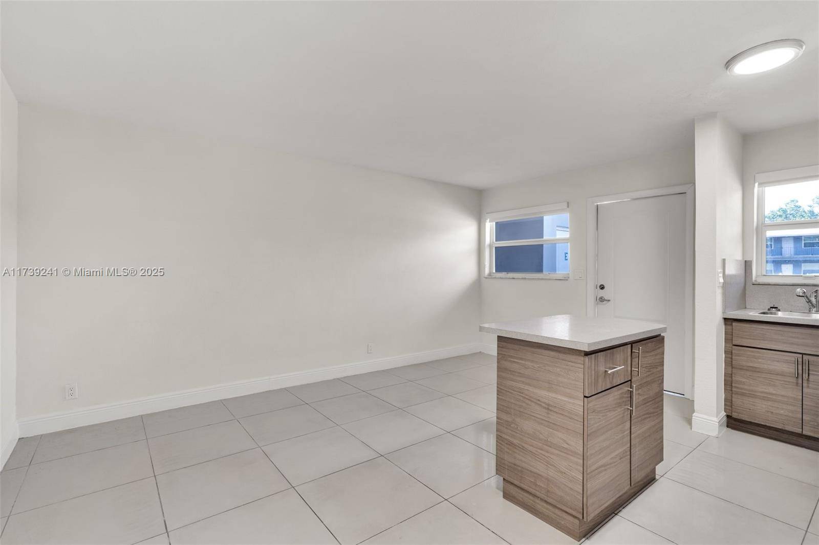Hollywood, FL 33024,6034 Arthur St #7