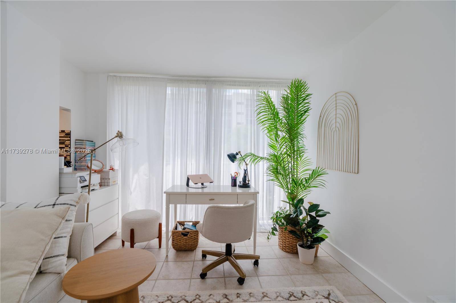 Sunny Isles Beach, FL 33160,17021 N Bay Rd #526