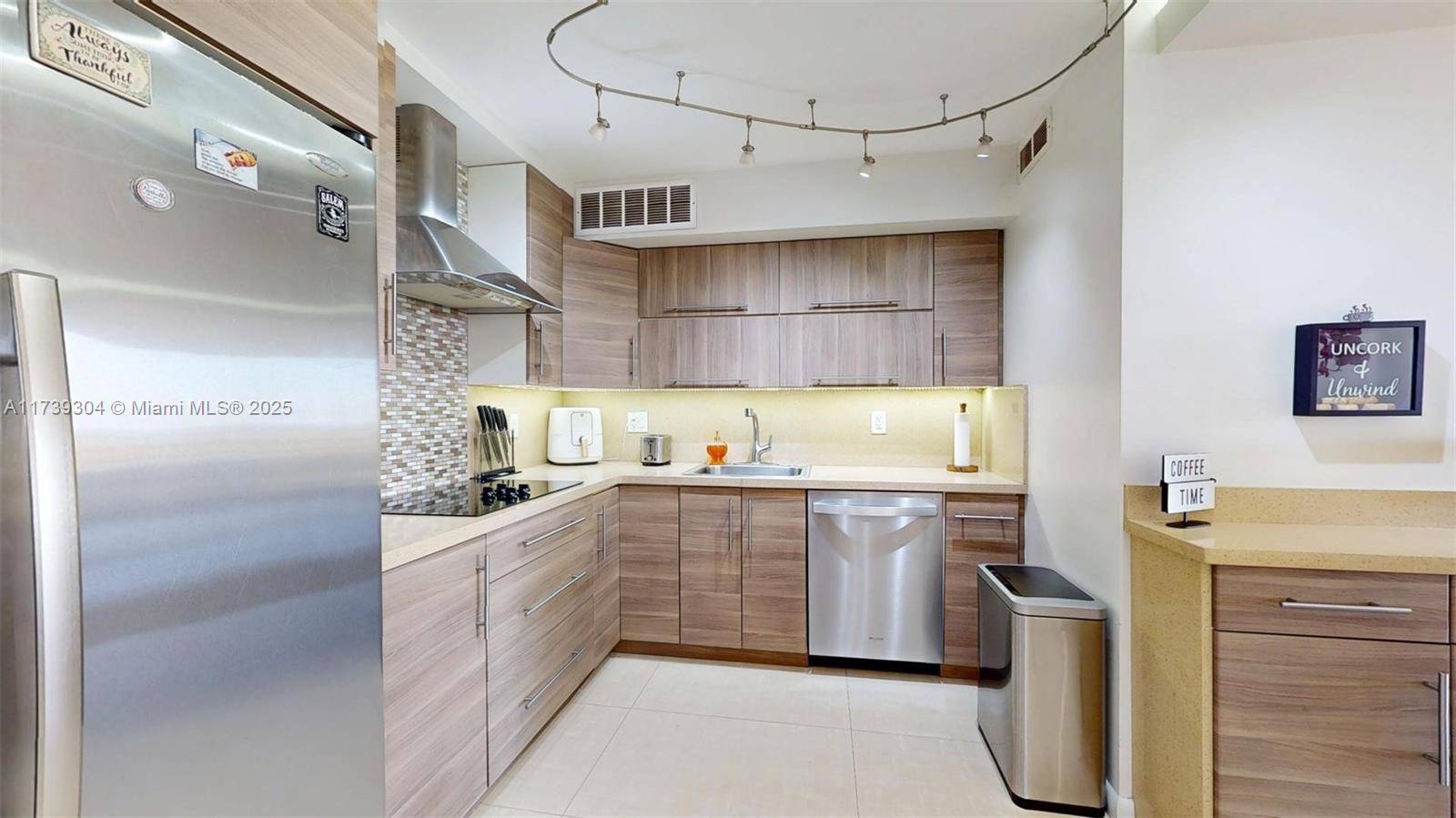 Hallandale Beach, FL 33009,600 N Three Islands Blvd #803