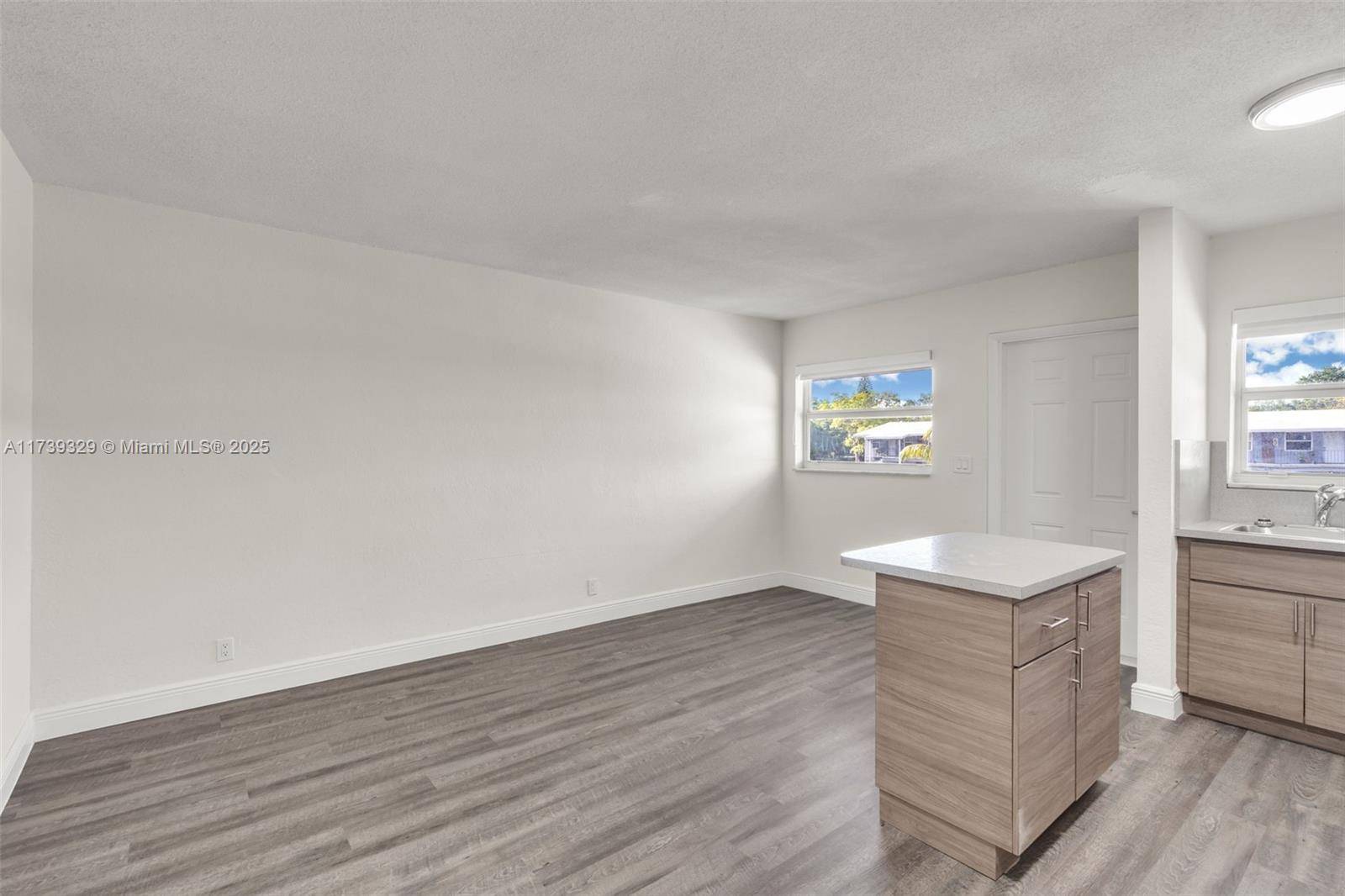 Hollywood, FL 33024,6034 Arthur St #9