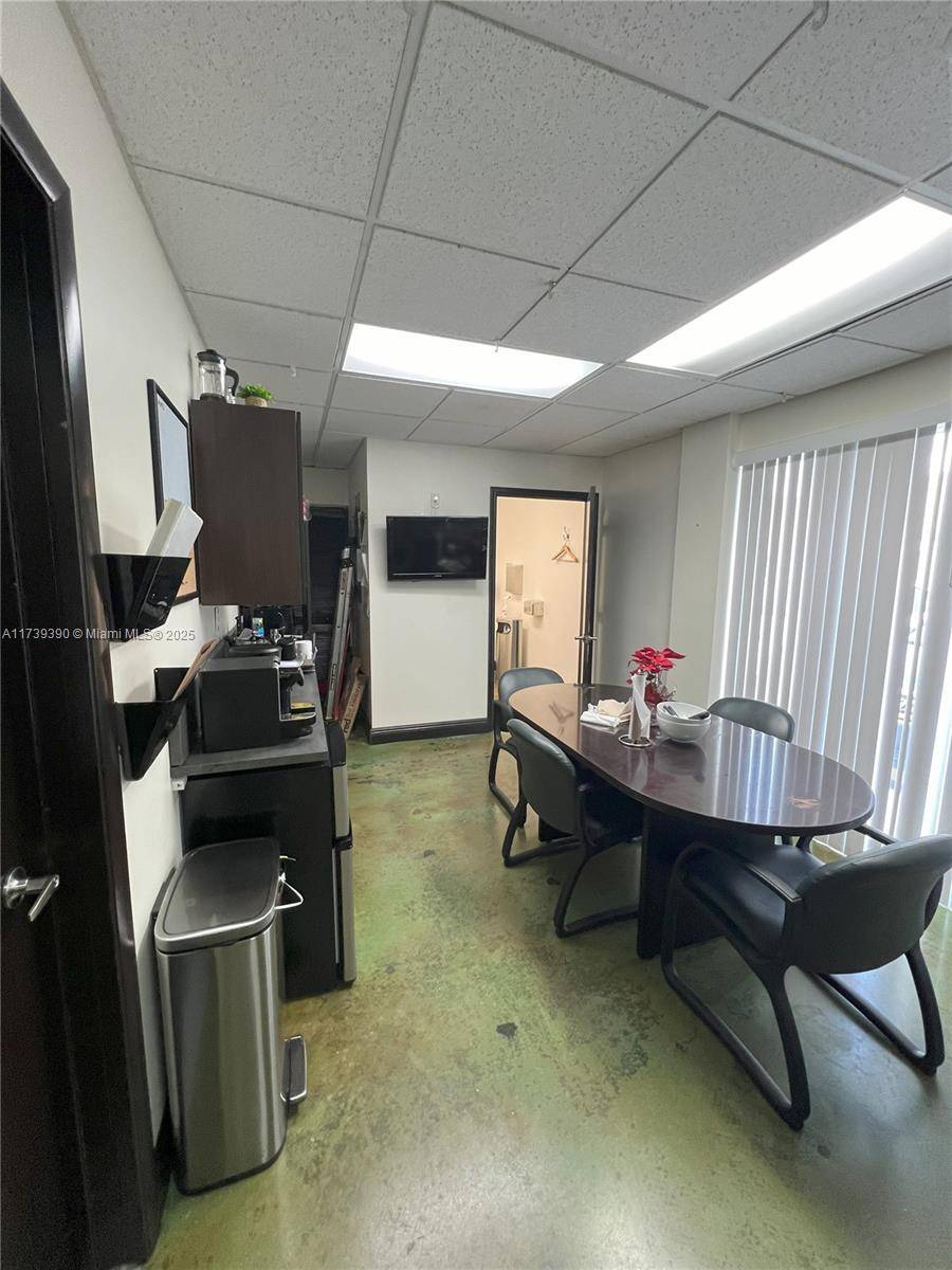 Miami, FL 33137,5050 Biscayne Blvd #101