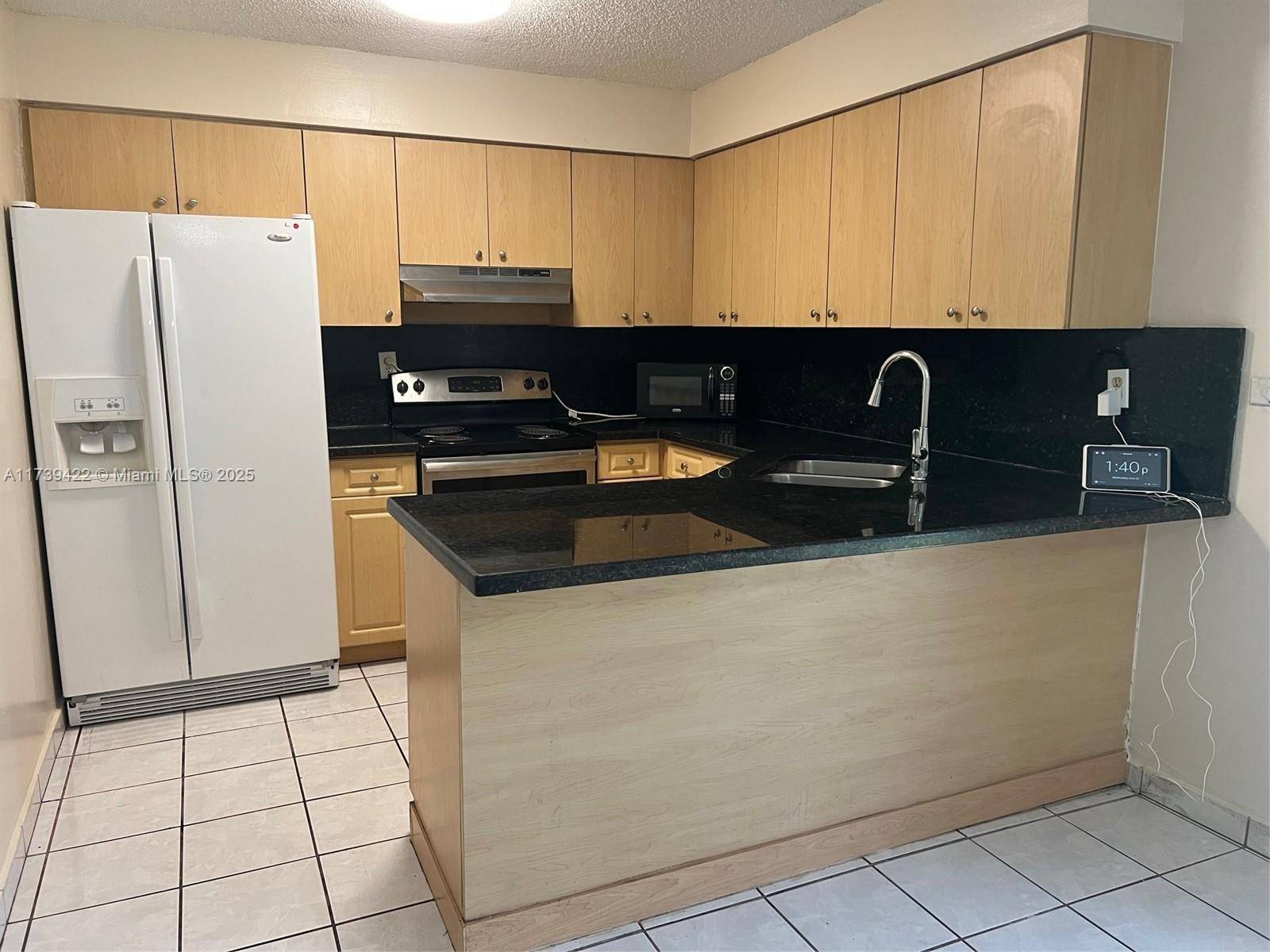 Hallandale Beach, FL 33009,809 SW 10th St