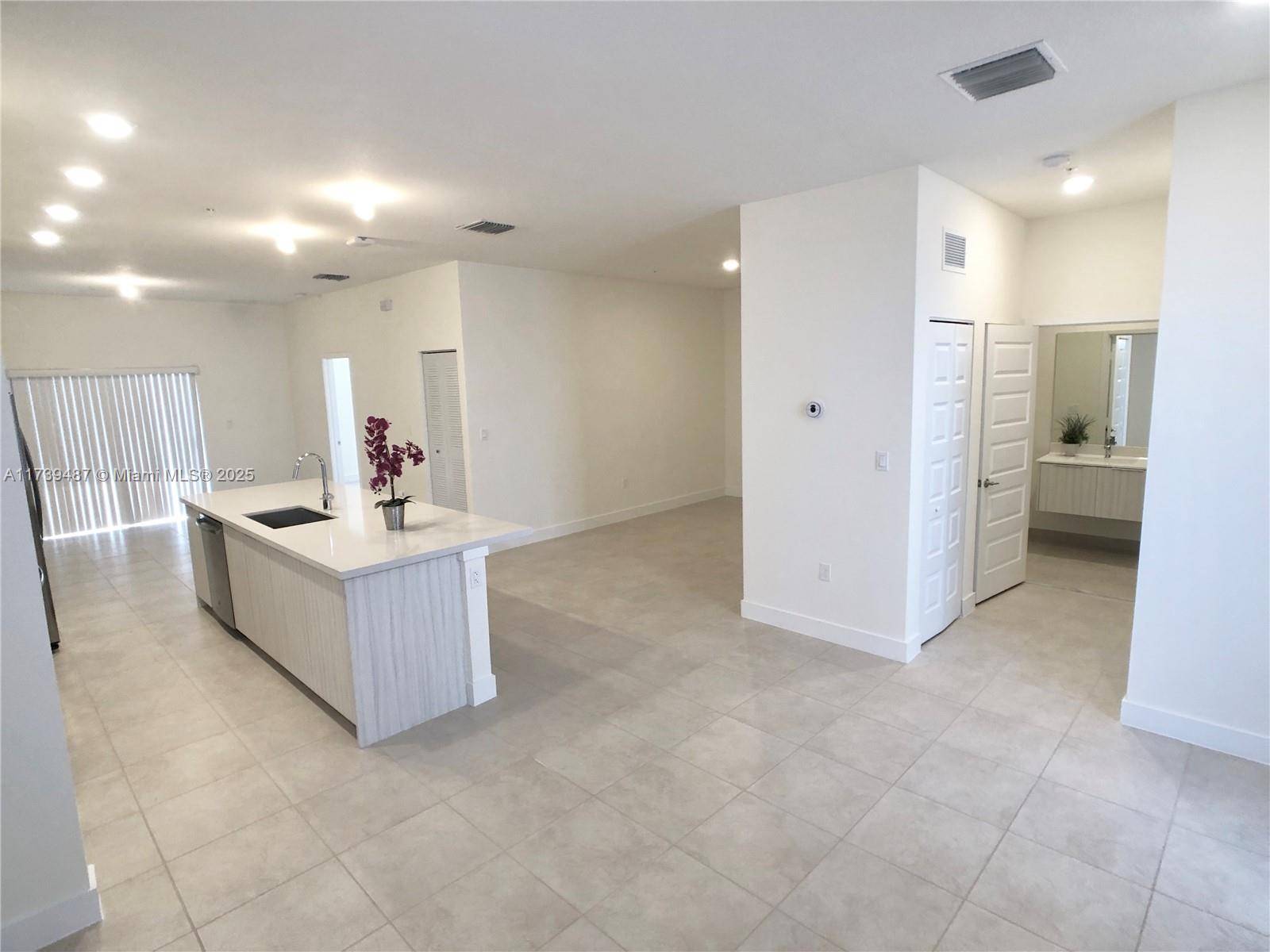 Doral, FL 33178,7925 NW 104th Ave #25
