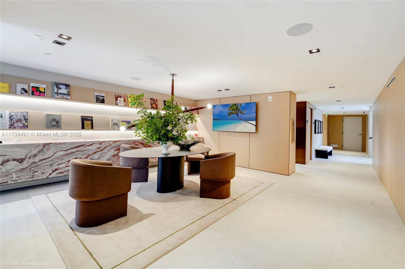 Bal Harbour, FL 33154,9901 W Bay Harbor Dr #406