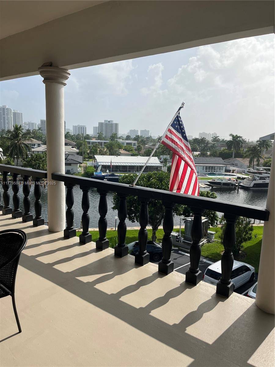 Hallandale Beach, FL 33009,440 Paradise Isle Blvd #406