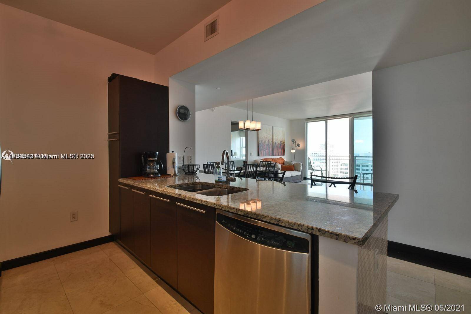 Miami, FL 33131,951 Brickell Ave #2104