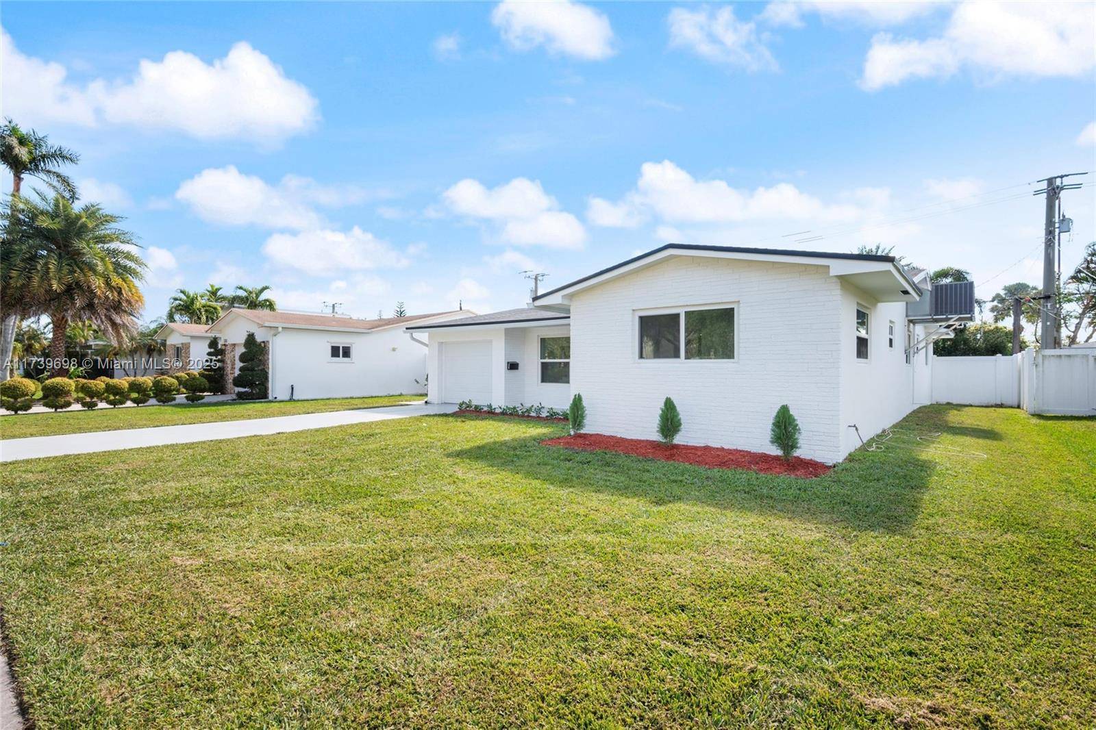 Dania Beach, FL 33004,326 SE 3rd St