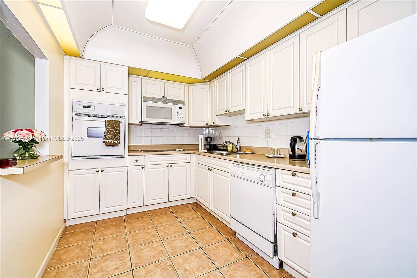 Sunny Isles Beach, FL 33160,19380 Collins Ave #212