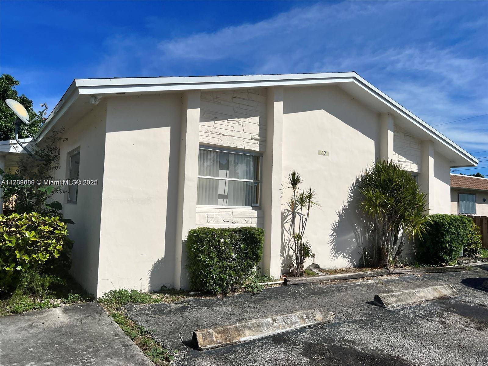 Sunrise, FL 33313,1870 NW 59th Ave #1