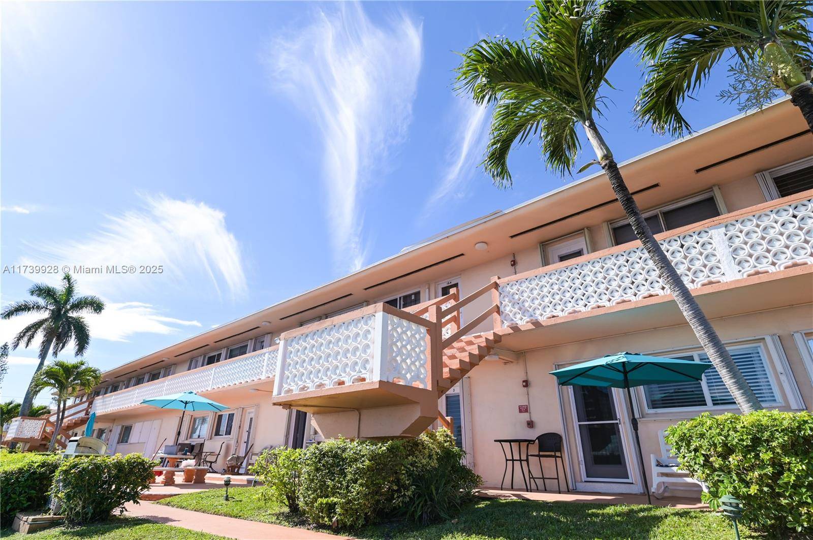 Hallandale Beach, FL 33009,925 SW 11th Ave #2J